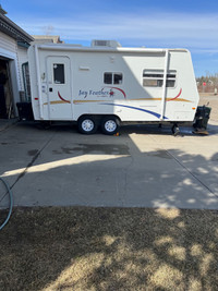 2005 Jayco Jay Feather 19h hybrid - PENDING 