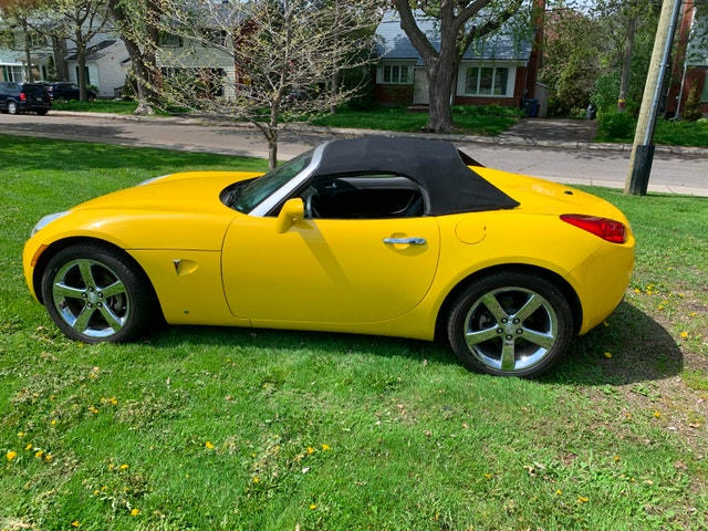 PONTIAC SOLSTICE — photo 5