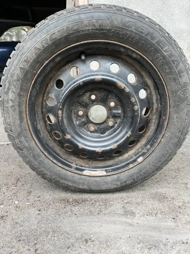 205/55R16 Winter Tires on 5x114.3mm 60.1mm Rims in Tires & Rims in City of Montréal - Image 4