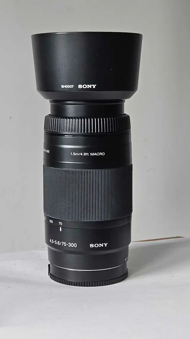 SONY  SAL 75-300mm F/ 4.5-5.6 Zoom Digital Camara A-Mount Lens 63838169196289120