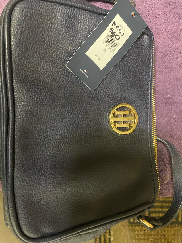 Tommy Hilfiger purse in Women's - Bags & Wallets in Red Deer