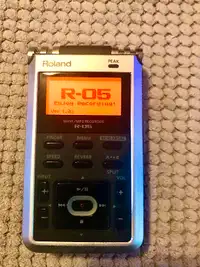 Roland R05 stereo mp3 recorder