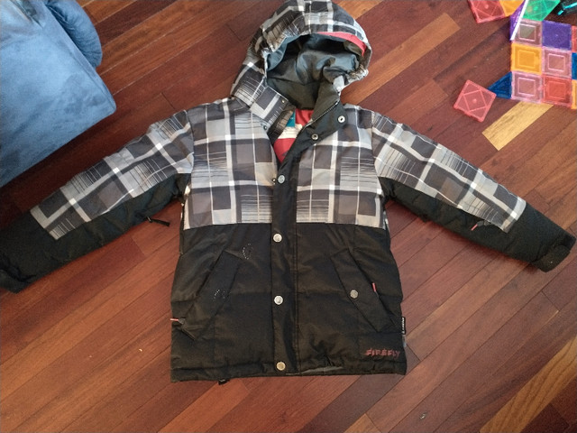 Manteau d'hiver pour enfant grS(7/8) dans Vêtements - 5T  à Laval/Rive Nord