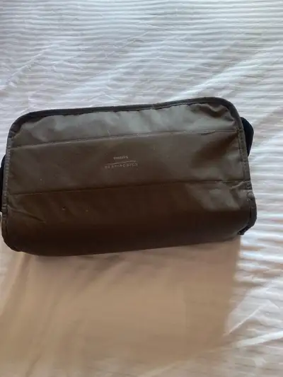 I am offering a pre-owned Philips Respironics DreamStation CPAP machine which includes the travel ba...