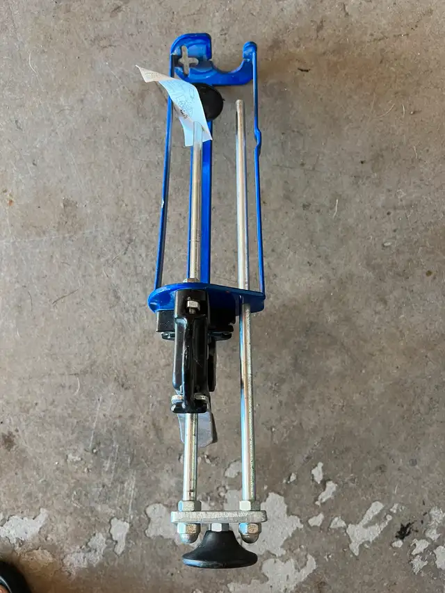 R-Gun Manual Dispenser  in Hand Tools in Winnipeg - Image 7