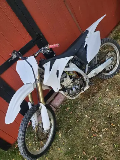 Yz250f for sale. Bike starts and runs perfect. Lowering link installed Recent work and maintenance i...
