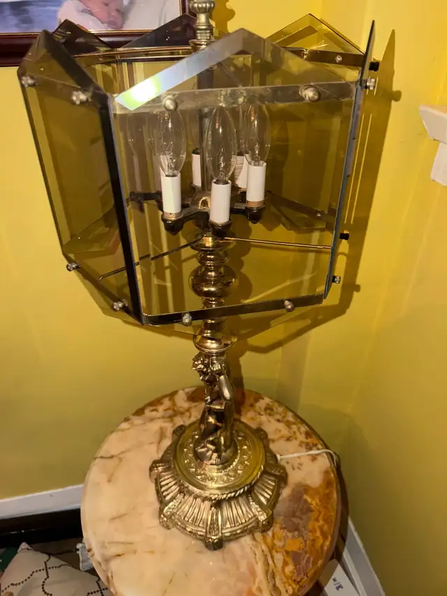 2 Vintage Brass and Glass Table Lamp in Indoor Lighting & Fans in Mississauga / Peel Region - Image 2