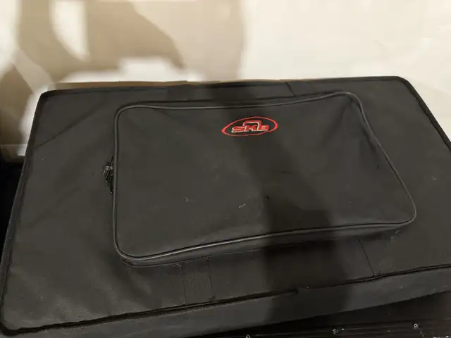 dj controller package plus a pair of beam 460 moving head  in Performance & DJ Equipment in Winnipeg - Image 3