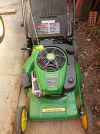 JOHN DEERE JS46 SELF PROPELLED LAWNMOWER 