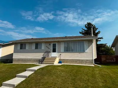 Fully Furnished 3 Bed House For Rent in Drayton Valley