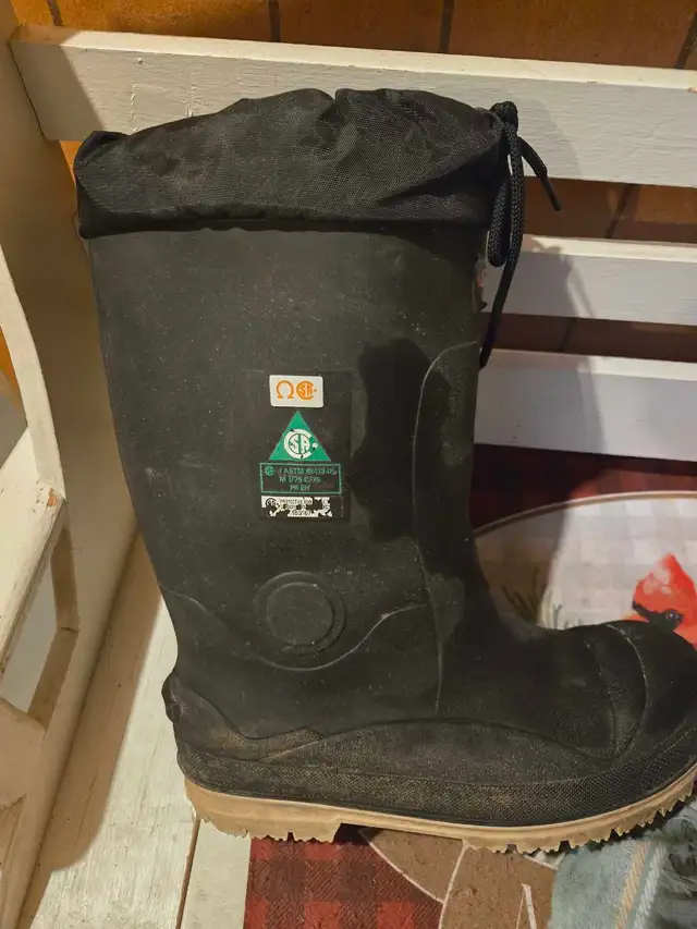 baffin mens work boots for winter  in Men's Shoes in Medicine Hat - Image 2