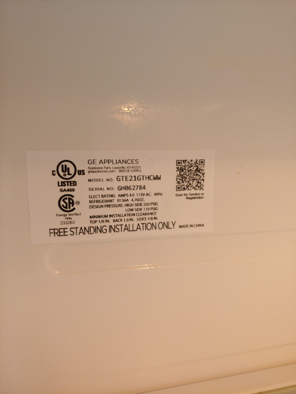 White GE Refrigerator in Refrigerators in Ottawa - Image 3