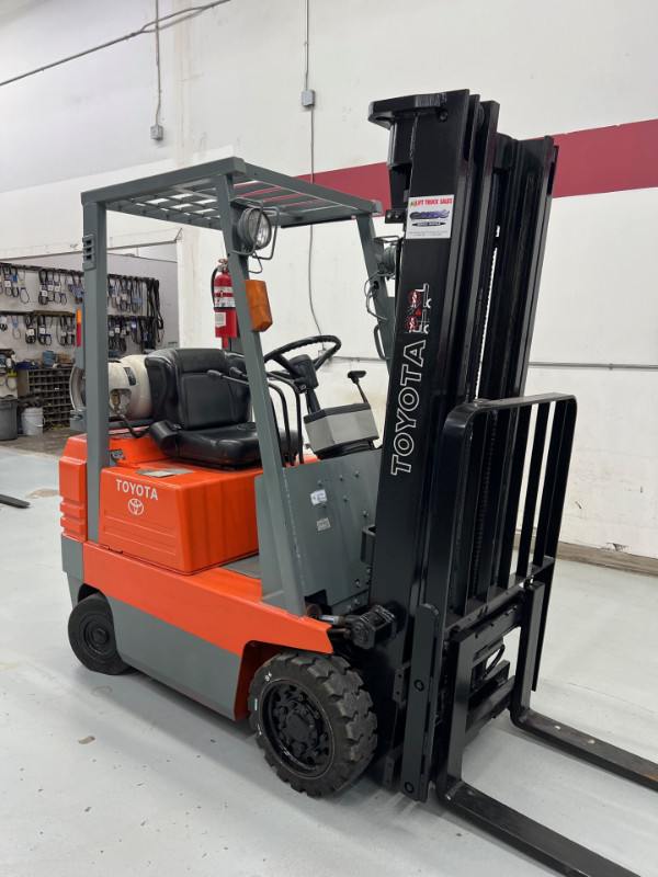 Industrial Forklift in Other Business & Industrial in Guelph