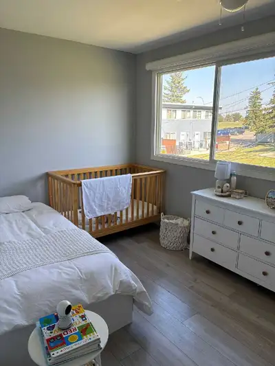 Beautiful 2 Bedroom townhouse for rent, right off 16th Ave and deerfoot, and is just minutes away fr...