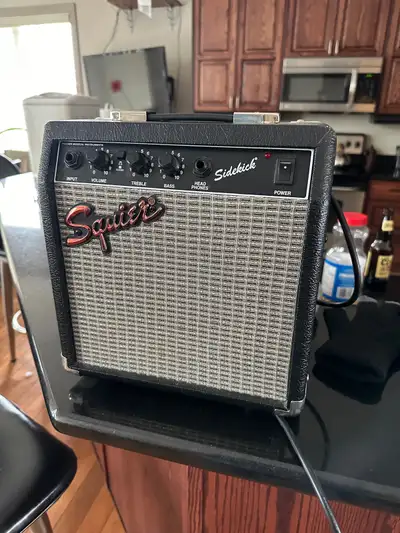 Fender Squire Amplifier 28 W Works great, View more