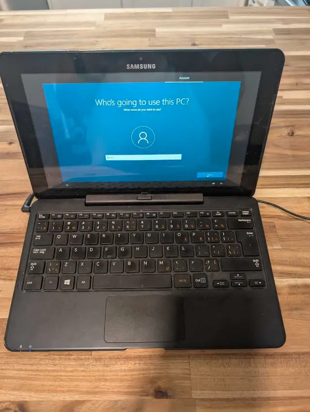 Tablet Laptop 2 in 1 (Samsung S-Pen 11.6 " Touchscreen) in Laptops in Calgary - Image 3