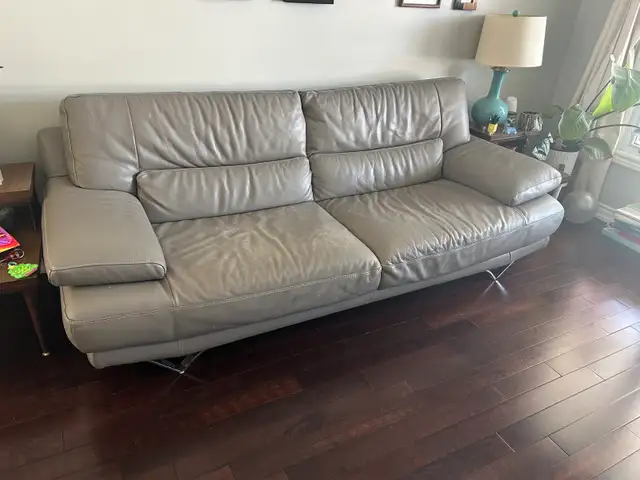 Natuzzi Editions Sofa (Grey leather) in Couches & Futons in Mississauga / Peel Region - Image 2