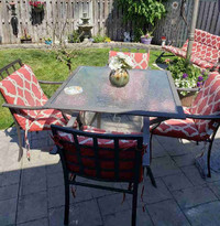 Patio Set w/4 chairs and cushions 