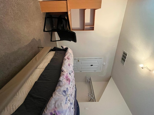 Nice clean bedroom for rent in Timberlea Room Rentals & Roommates