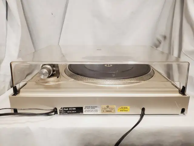 vintage dual CS-508 turntable record player in Stereo Systems & Home Theatre in Mississauga / Peel Region - Image 9