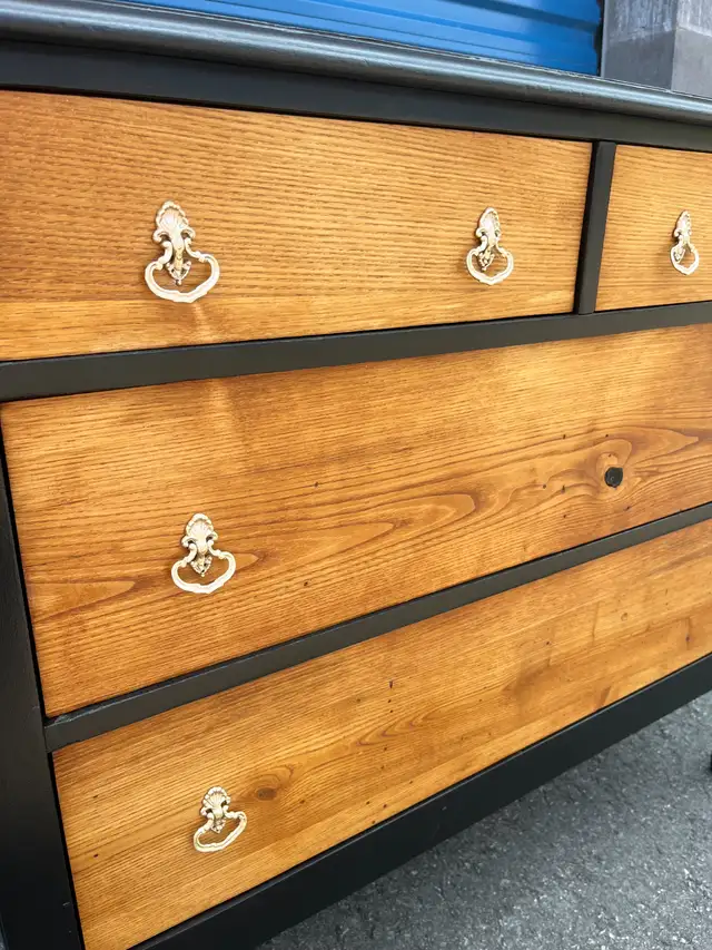 Stunning Solid Wood Dresser in Dressers & Wardrobes in Peterborough - Image 8