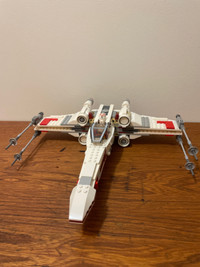 Lego 9493 ( Star Wars avec figurines) incomplet 