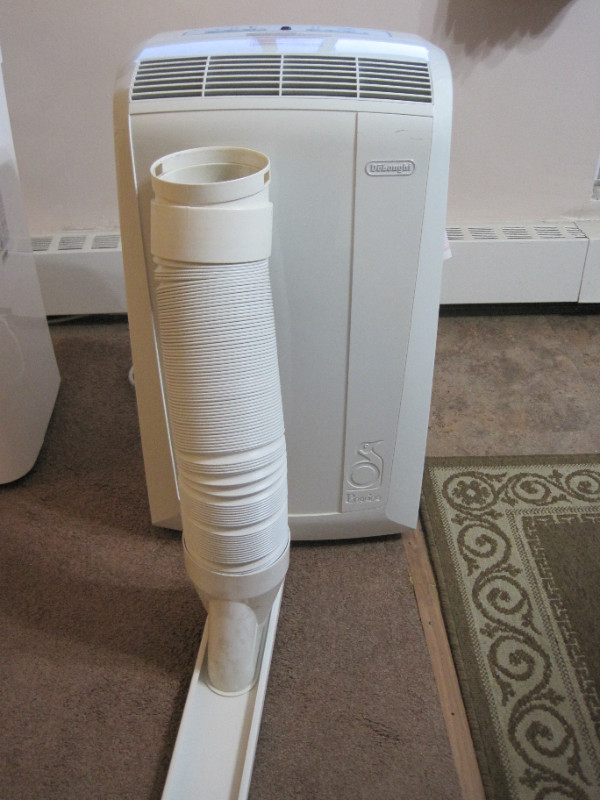 DeLonghi portable air conditioner in Other in Hamilton - Image 2