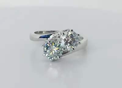 2ct MOISSANITE Ring size 7, View more