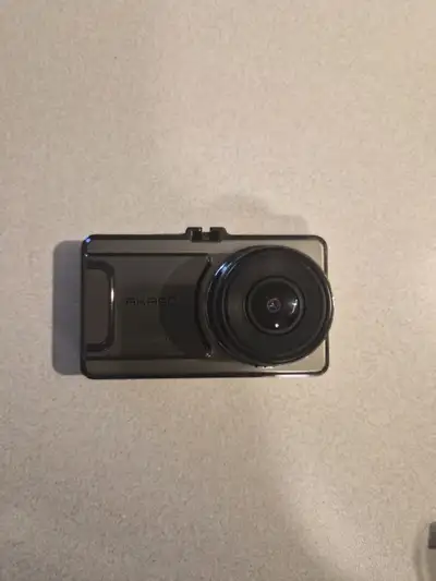 Excellent condition dash cam. Comes with charger and wires.
