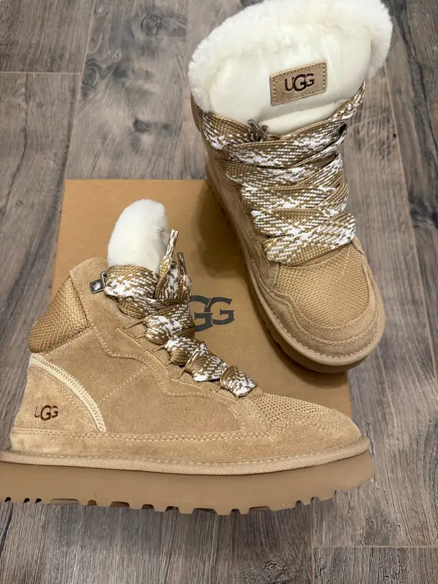 UGG women’s shoes authentic size 8US in Women's - Shoes in Mississauga / Peel Region - Image 3