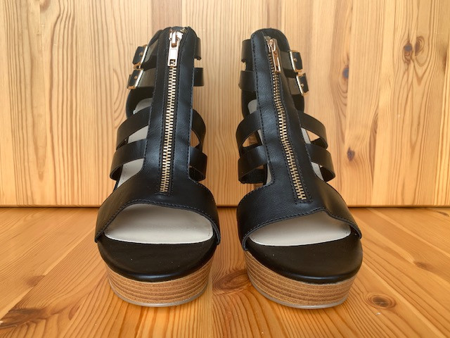 Black & Brown Platform Sandals in Women's - Shoes in Edmonton - Image 2