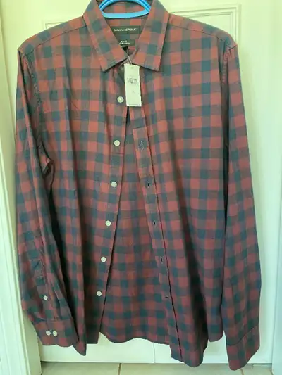 New with Tag Banana Republic Shirt Men's Size Small Pick up from Edgemont NW