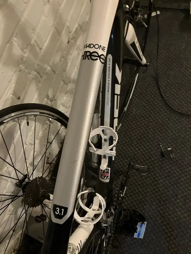 NO TRADES Trek  carbon fibre madone 3.1 bike in Road in City of Toronto - Image 6