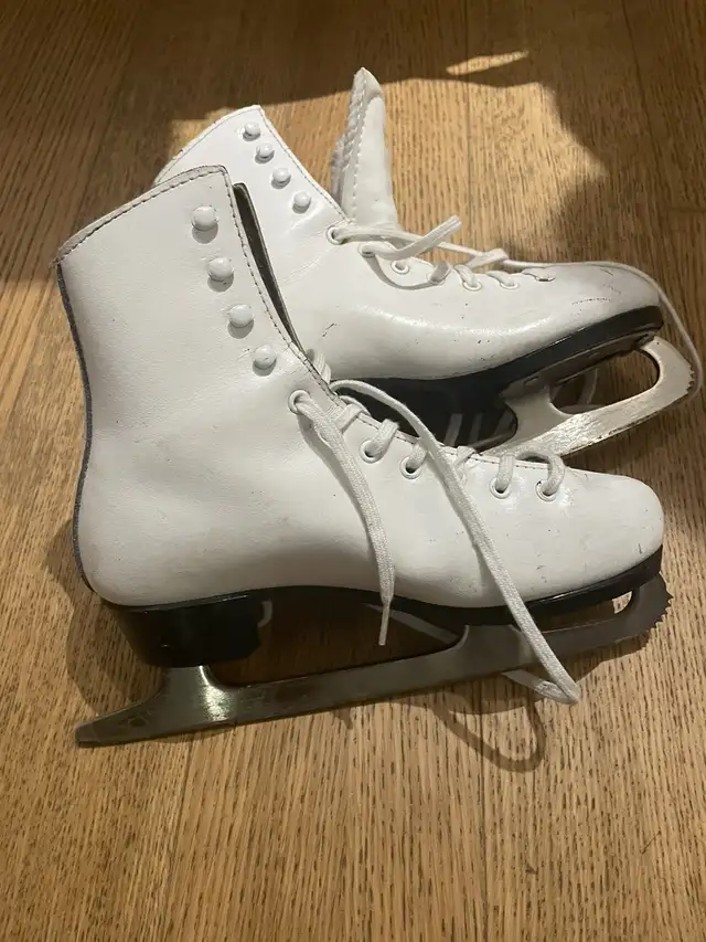 Dominion Figure Skates in Skates & Blades in City of Toronto - Image 3