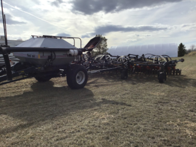 Flexicoil 5000 air drill and 1720 tank in Farming Equipment in Swift Current - Image 2