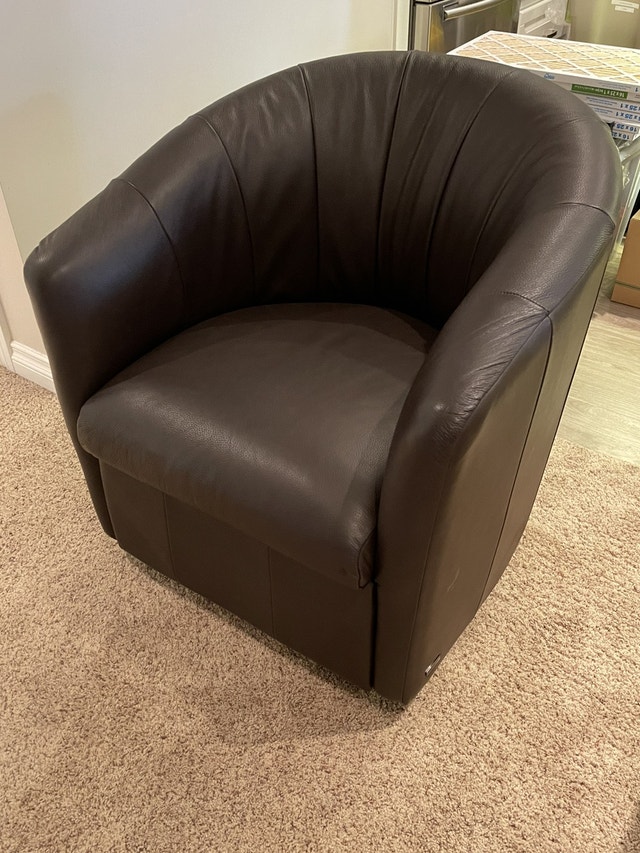 Natuzzi Editions Veronica Swivel Accent Chair MINT Chairs