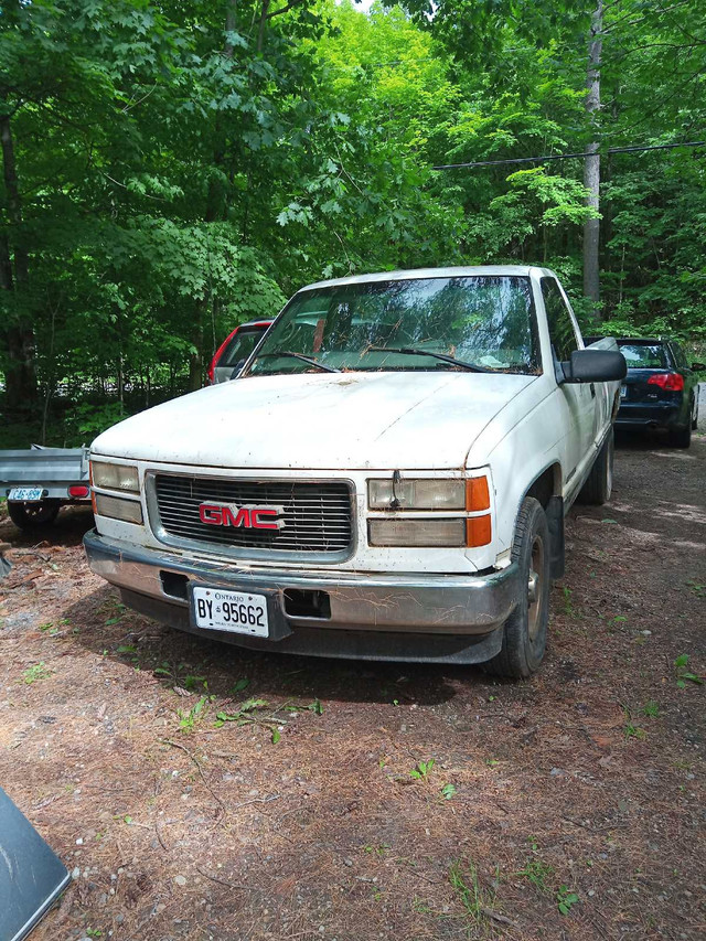 2000 chev 2500 2wd reg cab in Cars & Trucks in Kingston