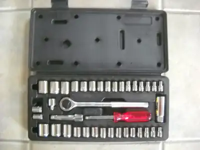 Jeu de douilles / Socket set (métrique et impérial), View more