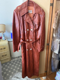 Leather & fur jacket / manteau cuir et fourrure 