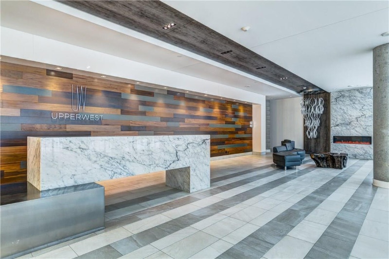 Luxurious 1 bed condo located in the heart of Westboro. Long Term