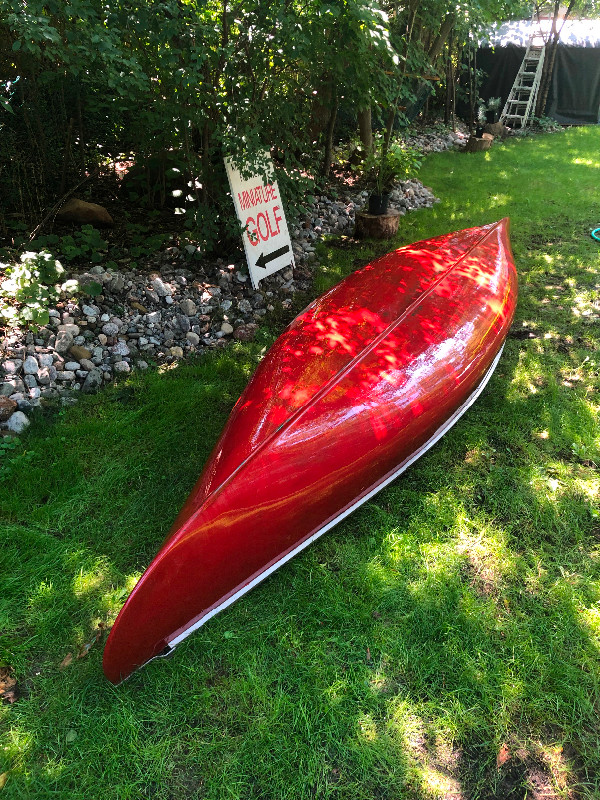 Canoe 15 ft 9” red Canoes, Kayaks & Paddles Kingston Kijiji