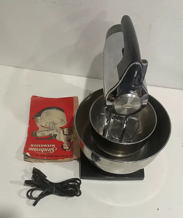 Vintage Sunbeam Mixmaster Chrome Stand Mixer Electric Countertop in Other in Edmonton - Image 2