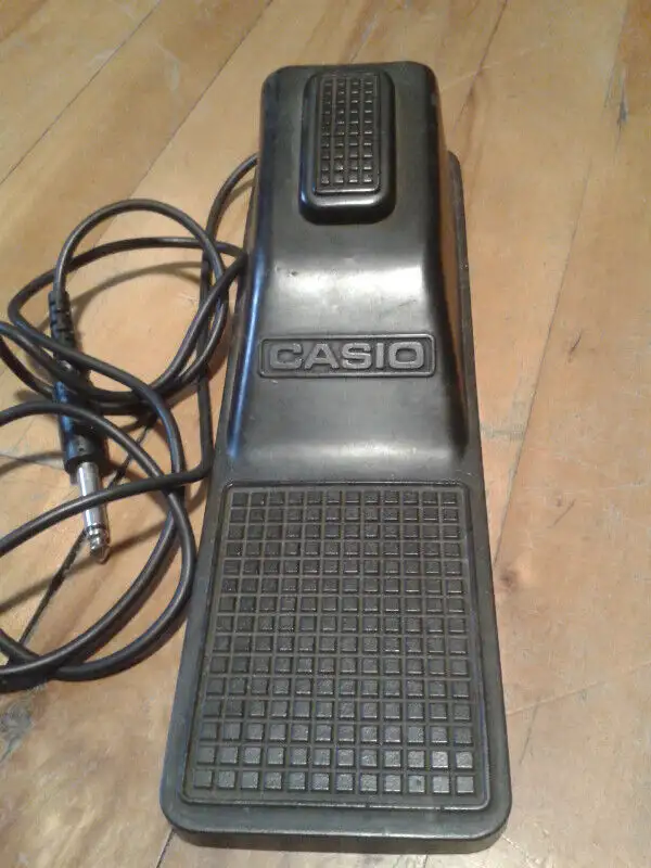 Casio 1980's Piano/Keyboard Foot Switch / Pedal Su in Amps & Pedals in Ottawa - Image 2