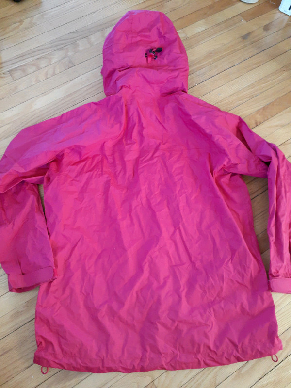 Mec size 12 youth rain jacket in Kids & Youth in Winnipeg - Image 2