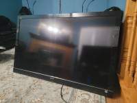 SONY 60" TV FOR PARTS OR REPAIR KDL-60EX703