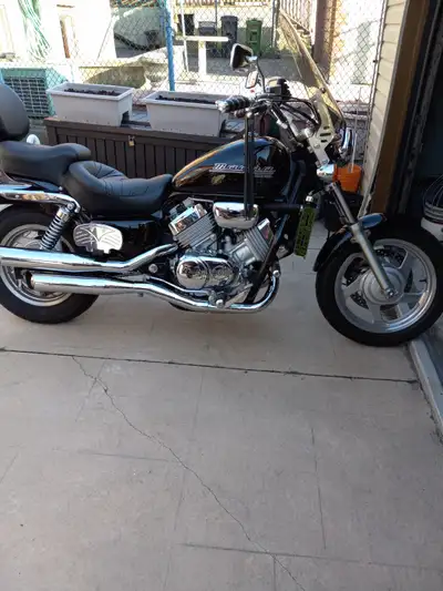 mint condition vance and hines pipes mustang seat gps cover battery tender