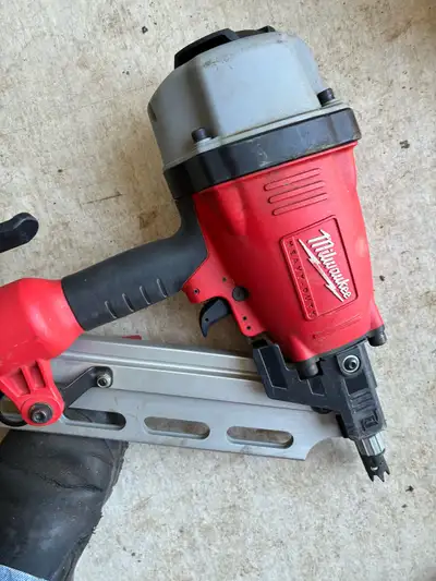Milwaukee magnesium body framing nailer cat# 7110-20 30-40deg plus 2 boxes nails Package deal / save...