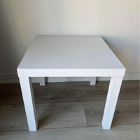 4 pieces of IKEA white side tables - Dimensions 20x20
