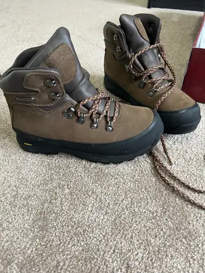 Women’s hiking boots, View more