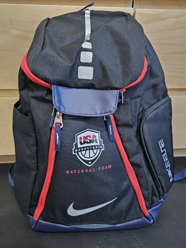 Nike Elite Backpack USA black in Bags & Luggage in Mississauga / Peel Region - Image 2